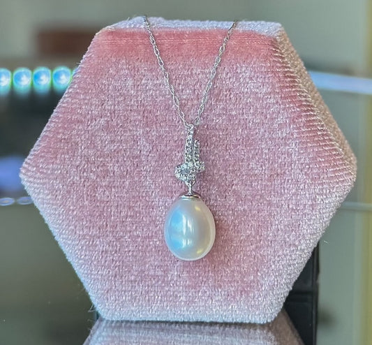14K White Gold Diamond Knot Pearl Pendant Necklace